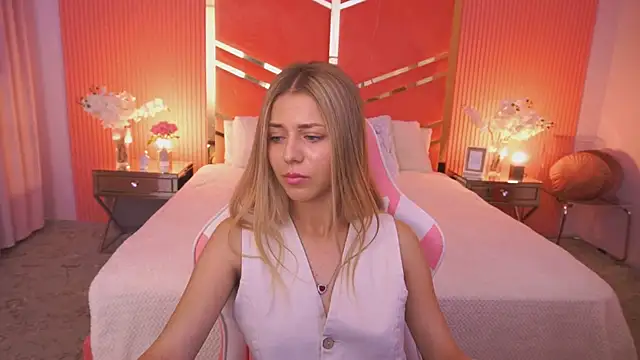 DoveLovee online show from June 2026 06:22:01 AM
