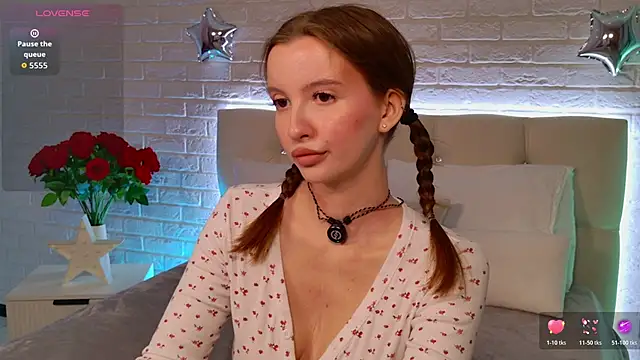 Snapshot of Molly__Quinn chatting on June 2026 05:40:01 PM Molly Quinn online show from June 2026 05:40:01 PM