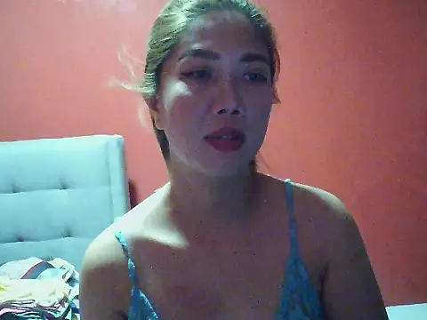 Snapshot of Cutie-Smile chatting on May 2026 08:37:02 PM Cutie-Smile online show from May 2026 08:37:02 PM