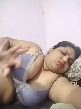 hotsilk21 online show from August 2026 07:00:02 PM