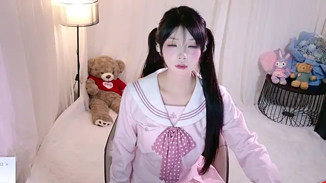 Zoe-001 online show from May 2026 02:10:01 PM