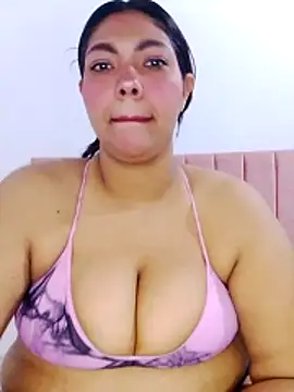 Izel  online show from May 2026 09:22:02 PM