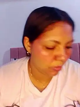 Izel  online show from May 2026 02:08:01 AM