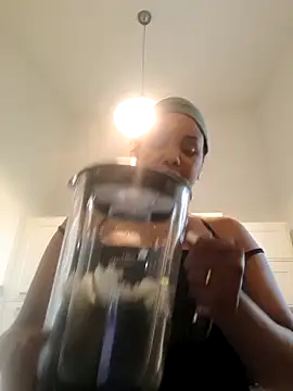 Roxan26 online show from April 2026 04:47:02 PM