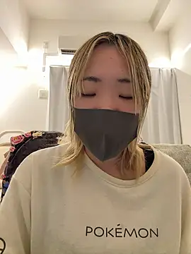 Snapshot of MITUKI0707 chatting on April 2026 12:08:01 PM MITUKI0707 online show from April 2026 12:08:01 PM