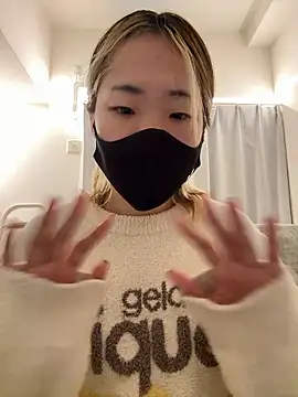 Snapshot of MITUKI0707 chatting on April 2026 01:01:02 PM MITUKI0707 online show from April 2026 01:01:02 PM