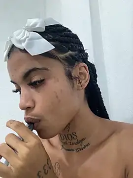 Snapshot of La_reynazendeya_ chatting on June 2026 11:59:02 AM La reynazendeya online show from June 2026 11:59:02 AM