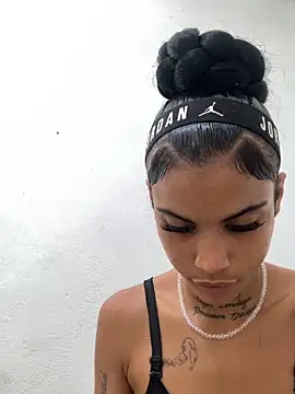 Snapshot of La_reynazendeya_ chatting on June 2026 01:22:01 PM La reynazendeya online show from June 2026 01:22:01 PM