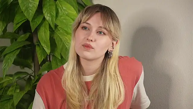 IdaEstel online show from April 2026 08:29:02 AM