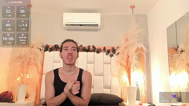 Snapshot of AngeloRoush chatting on April 2026 04:50:04 AM AngeloRoush online show from April 2026 04:50:04 AM