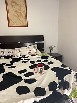 Roxie Blade Dyva online show from April 2026 12:30:01 PM