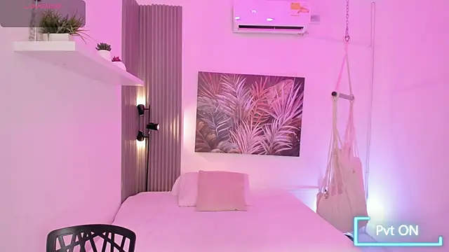 ivania lua online show from April 2026 01:49:01 PM