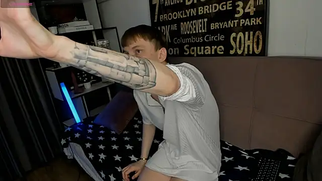 TwinkWhite online show from May 2026 09:13:01 PM