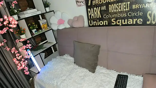 TwinkWhite online show from May 2026 09:26:02 PM