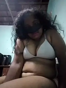 Snapshot of nisani_madusha chatting on April 2026 12:23:01 PM nisani madusha online show from April 2026 12:23:01 PM