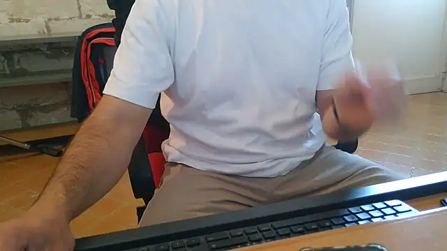 Snapshot of brunosso85ita chatting on April 2026 07:15:02 AM brunosso85ita online show from April 2026 07:15:02 AM