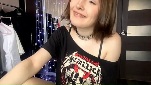 virusDoll online show from April 2026 09:35:02 AM