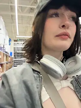 virusDoll online show from May 2026 01:17:02 PM