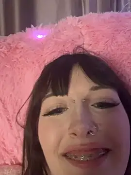 virusDoll online show from May 2026 06:09:01 PM