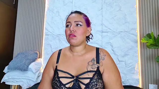 Nina Savage online show from May 2026 03:00:02 AM