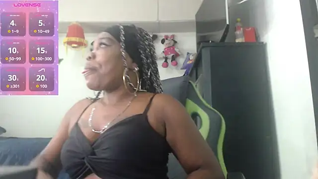 Snapshot of hotbrunettecasandra chatting on October 2025 11:56:01 AM hotbrunettecasandra online show from October 2025 11:56:01 AM