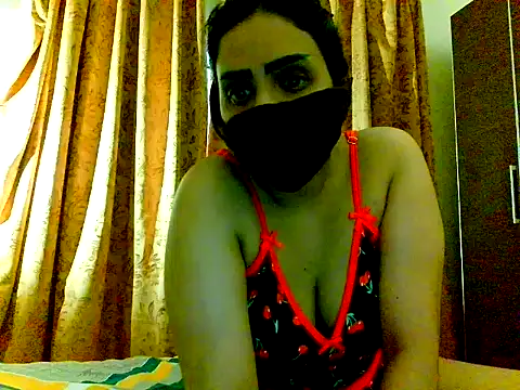 Ladyhunder99 online show from April 2026 11:17:01 AM