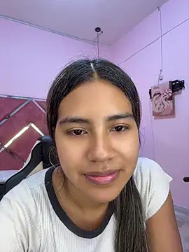 Kimmiebellarie online show from April 2026 12:19:02 PM