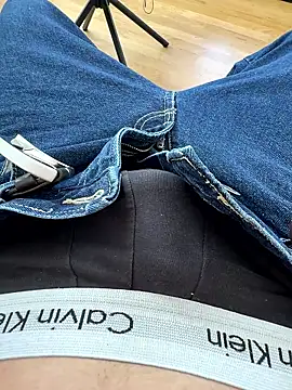 sasha737373 online show from April 2026 01:41:02 PM