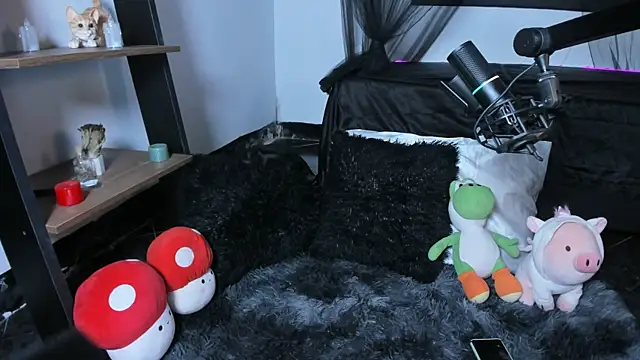 Lucy Jade online show from May 2026 09:13:01 PM
