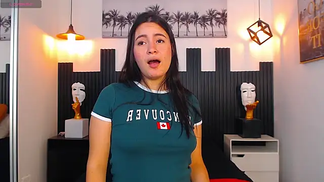 rosaleia  online show from April 2026 09:39:33 PM