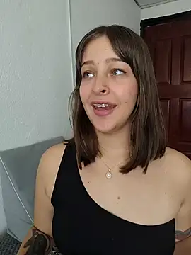 Snapshot of Mari_Rouse chatting on May 2026 03:37:01 PM Mari Rouse online show from May 2026 03:37:01 PM