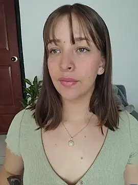 Snapshot of Mari_Rouse chatting on May 2026 01:20:02 PM Mari Rouse online show from May 2026 01:20:02 PM