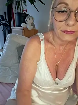 Blond lady czech online show from July 2026 05:46:02 PM