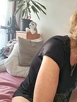 Blond lady czech online show from July 2026 05:46:01 PM