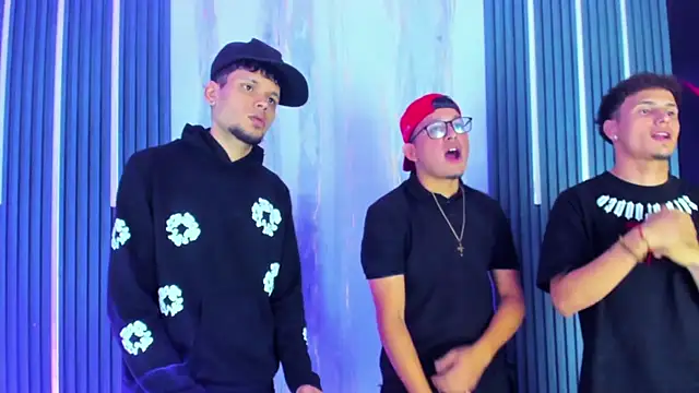 Snapshot of The_King_Swit chatting on April 2026 08:31:01 PM The King Swit online show from April 2026 08:31:01 PM