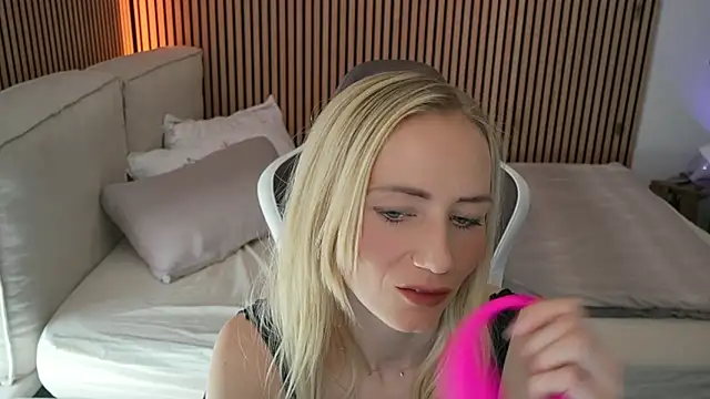 Ella Mysterie online show from April 2026 08:44:02 AM