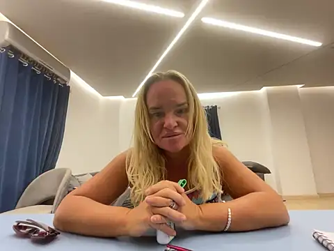 parisheliton online show from April 2026 05:45:02 AM