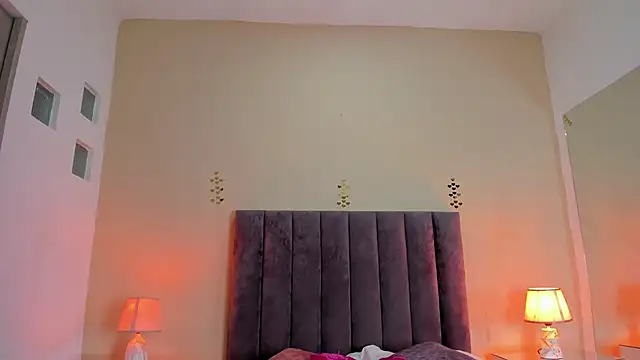 scarlet pielcanela online show from June 2026 08:14:02 PM