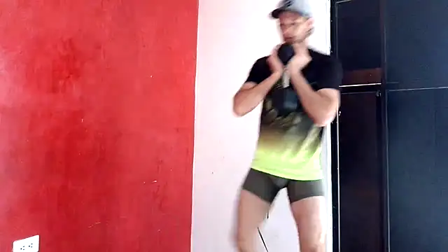 Snapshot of andrew_1520 chatting on October 2025 07:07:02 PM andrew 1520 online show from October 2025 07:07:02 PM