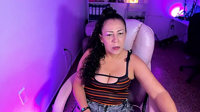 KattySoler online show from April 2026 01:37:01 PM