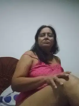 PienCanela online show from June 2026 03:00:01 AM