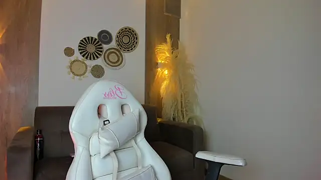 Snapshot of Flor_pink chatting on July 2026 04:02:02 AM Flor pink online show from July 2026 04:02:02 AM