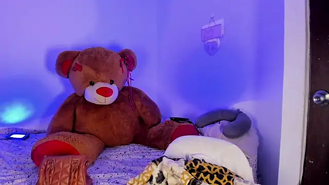 nikolle mistrreHots online show from July 2026 01:23:02 AM