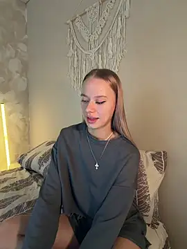 leyaaftermidnight online show from April 2026 09:14:02 AM