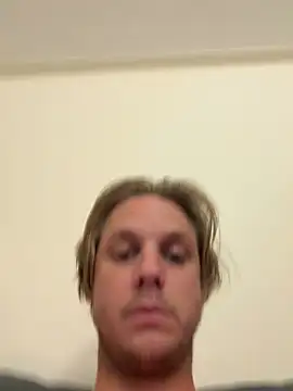 Snapshot of tinyterrors chatting on April 2026 04:07:02 AM tinyterrors online show from April 2026 04:07:02 AM