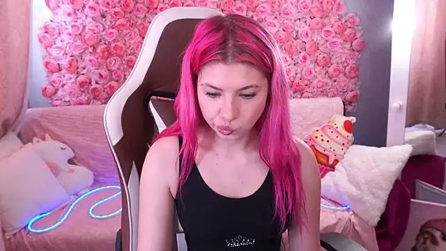 PinkyTrix online show from May 2026 12:34:01 PM