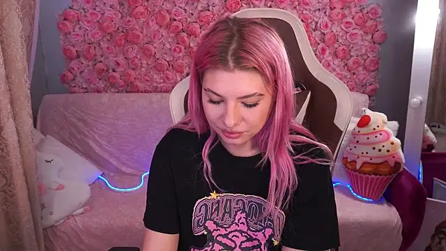 PinkyTrix online show from May 2026 12:44:01 PM