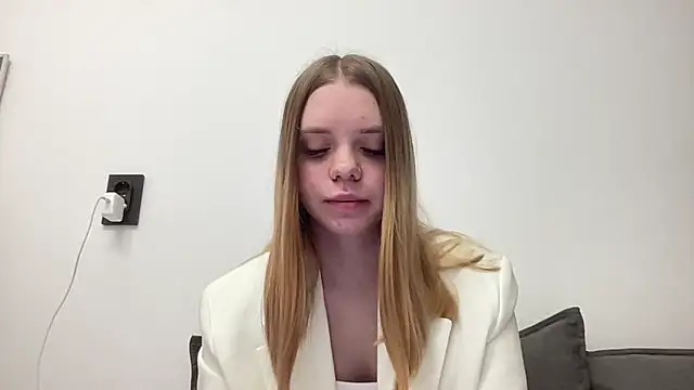 Moris 01  online show from April 2026 04:18:01 AM