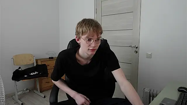 Snapshot of Dave_Redmond chatting on May 2026 01:48:01 PM Dave Redmond online show from May 2026 01:48:01 PM