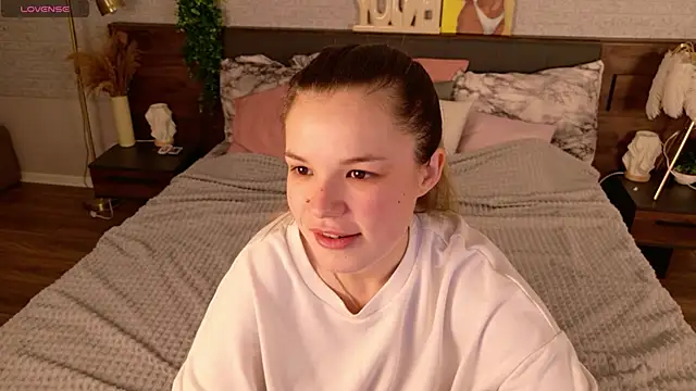 KimEvanss online show from May 2026 05:11:02 AM